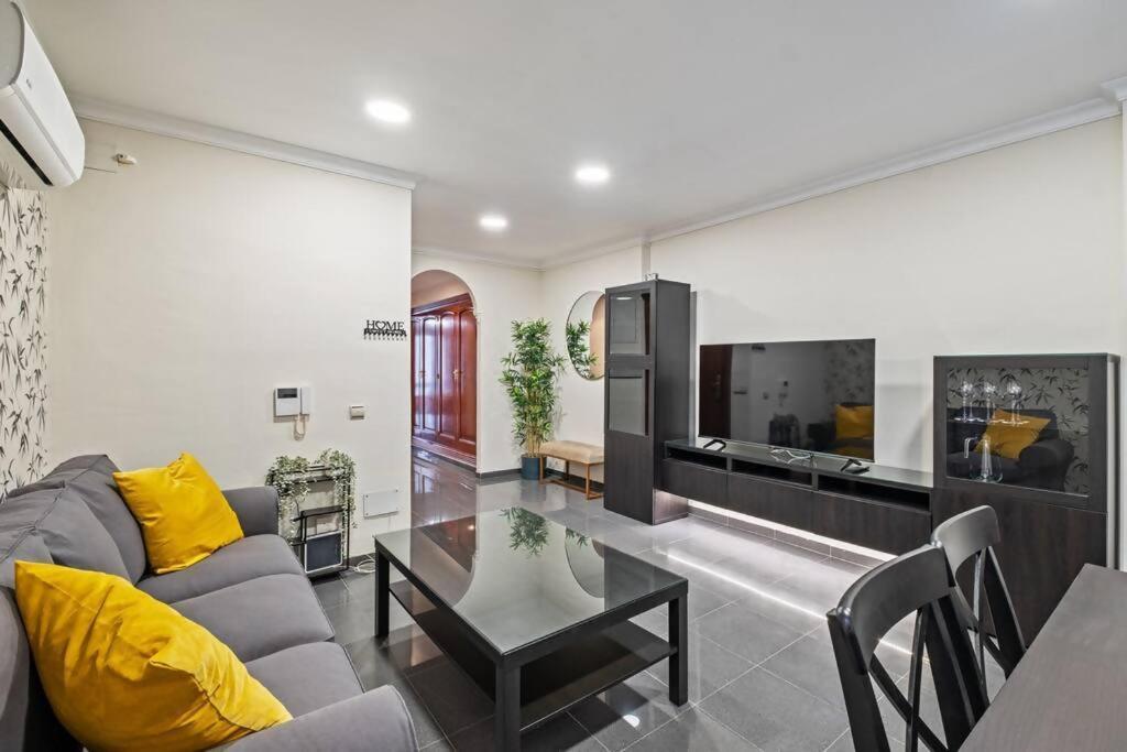 Ferienwohnung Piso En Atarazanas Málaga Exterior foto